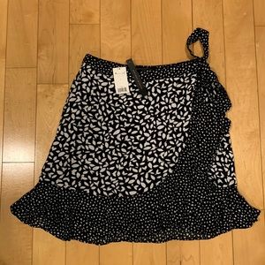NWT Women’s Banana Republic Wrap Skirt